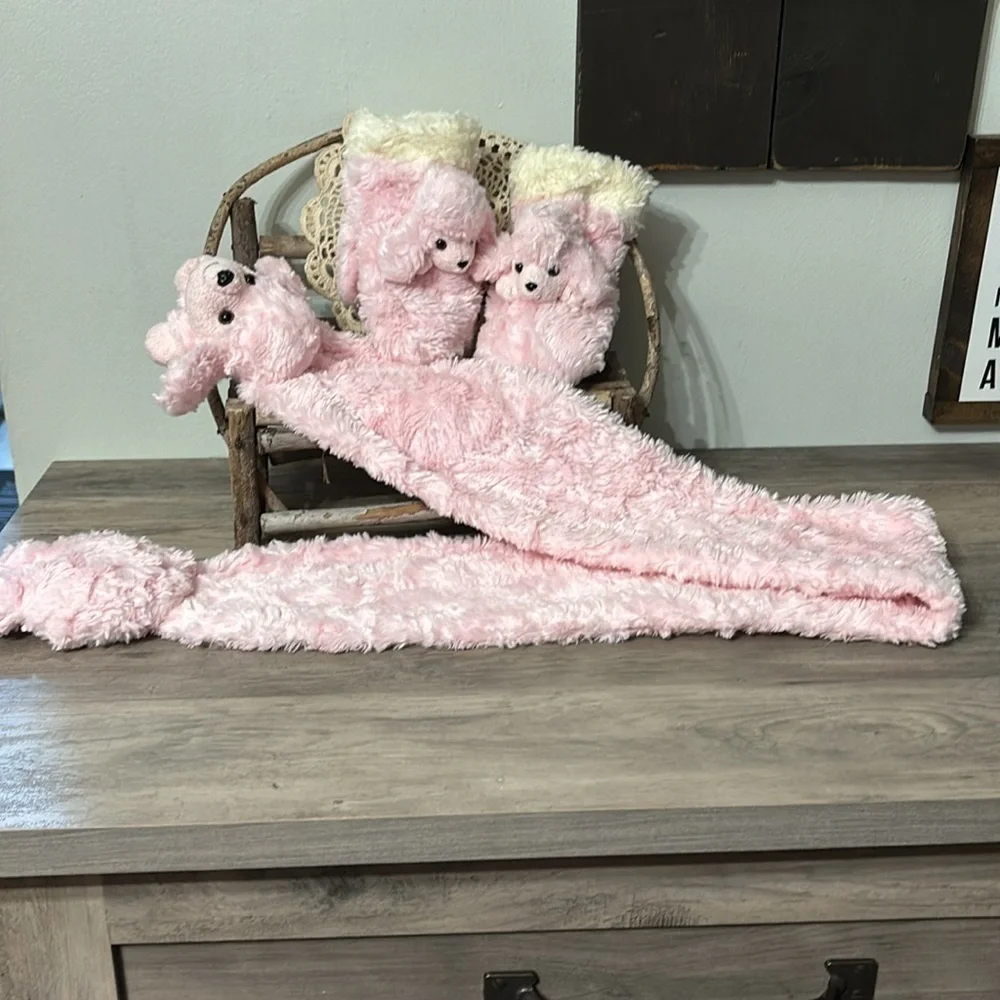 PRE OWNED VINTAGE BESTEVER PINK FAUX FUR GIRL'S POODLE SCARF AND POODLE MITTENS